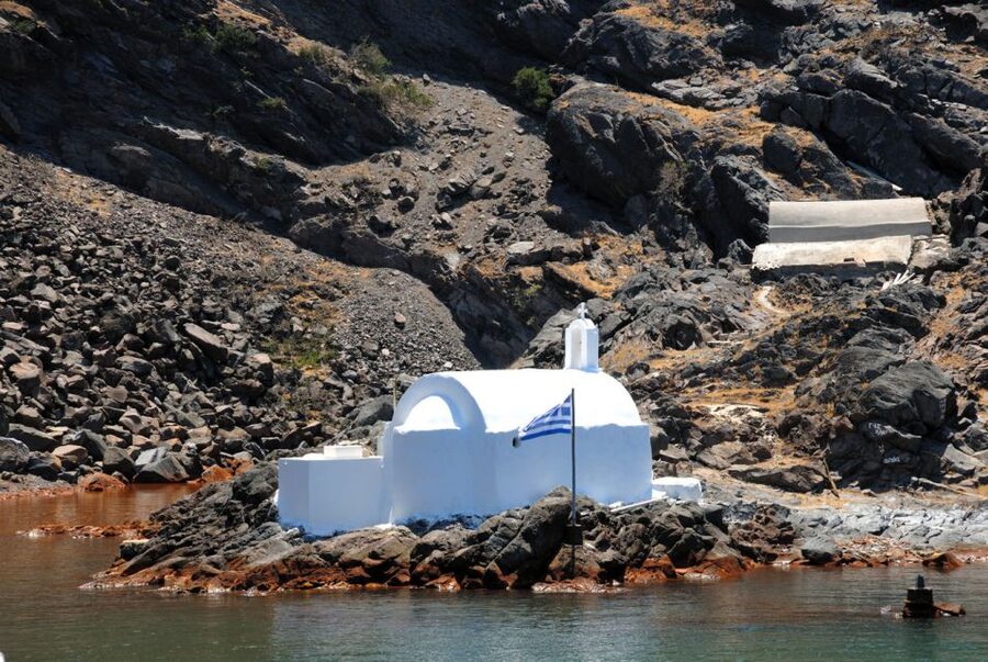 1-Day Boat Trip: Santorini Volcano, Thirassia & Oia Sunset - Getting from your hotel to Athinios Port