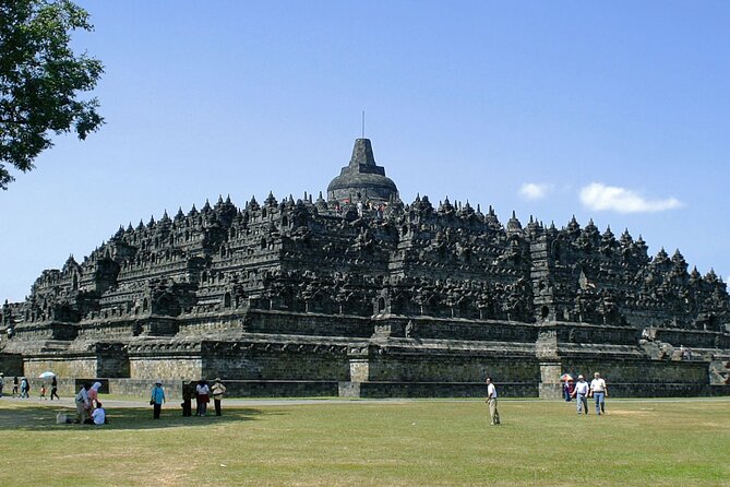 1 Day Yogyakarta tour ( Borobudur temple, Merapi Lava Tour, Prambanan Temple) - Why the private car matters in Java