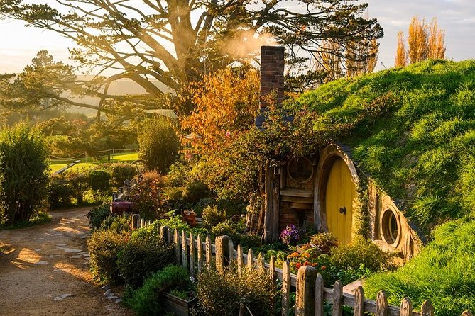 2 Day Waitomo Caves, Hobbiton Movie Set and Rotorua Tour from Auckland - Hobbiton is the best payoff for film fans