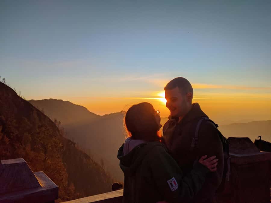 2D1N Bromo Sunrise & Ijen Blue Fire From Surabaya/Malang - Pura Luhur Poten and breakfast at Lava View