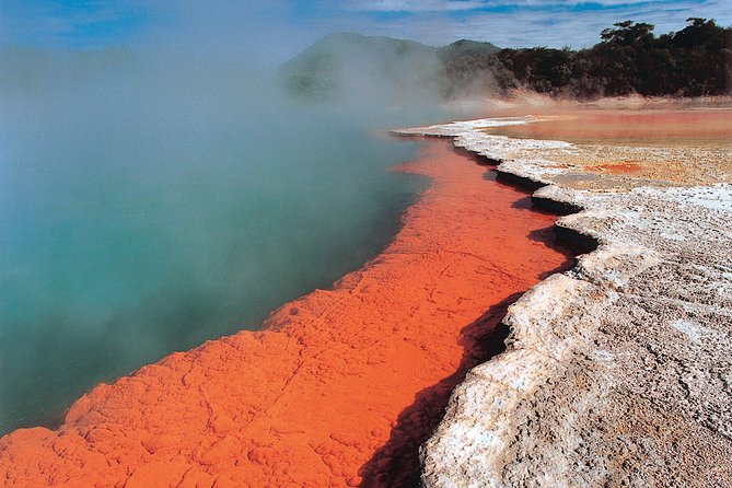 3-Day Hobbiton, Rotorua, Whakarewarewa, and Waitomo Tour - What the $915.35 price really covers