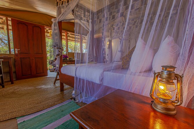 4 Days Lodge Safari in Lake Manyara, Serengeti & Ngorongoro Crater - Day 4: Into Ngorongoro Crater for a concentrated game drive
