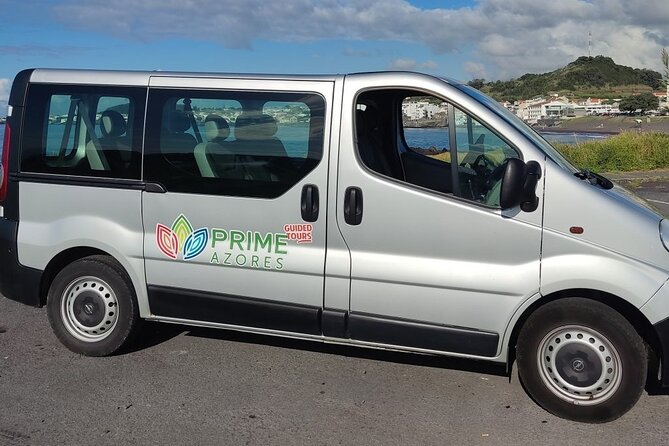 Adventure in the Furnas, with volcanoes, lagoons and tea plantations - Small-group transport keeps the day manageable