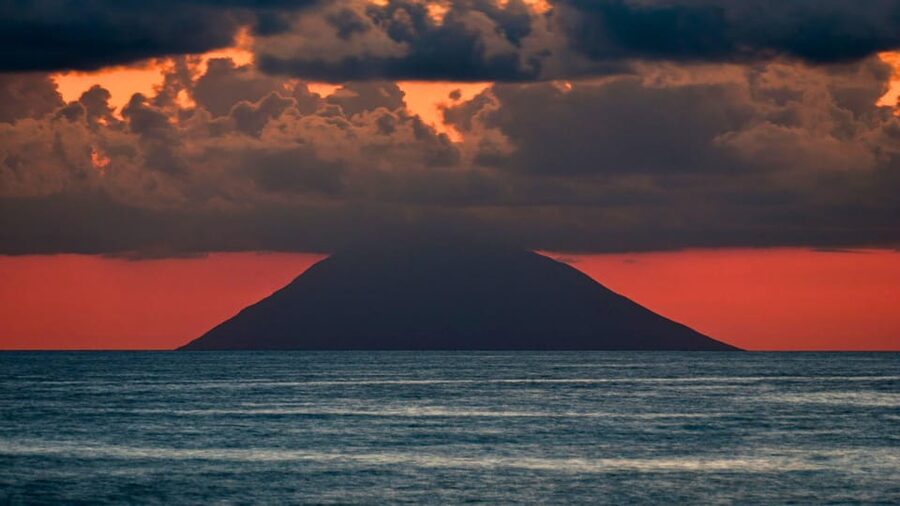Aeolian Islands Mini Cruise: Vulcano, Lipari & Stromboli - Practical packing and timing advice