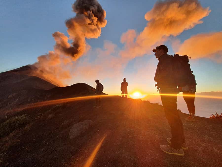 Antigua, Guatemala: Volcano Acatenango Overnight Hiking - The first uphill hours: steep, dusty, and slow