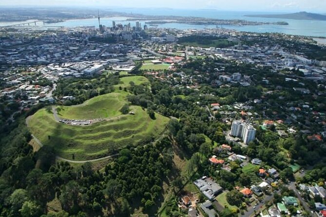 Auckland City Volcano & Scenic Highlights Tour - Albert Park brings history and greenery