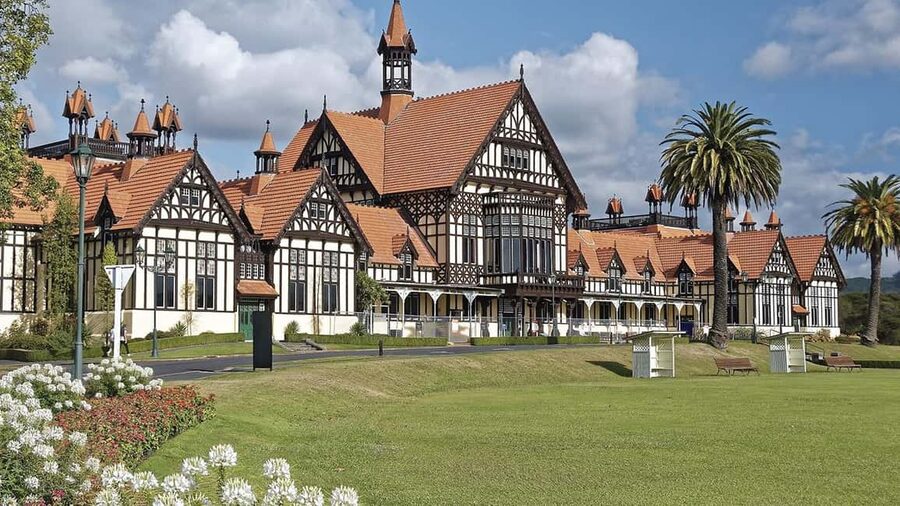Auckland: One-Way Tour to Rotorua with Waitomo Caves - Is $181 a fair price?