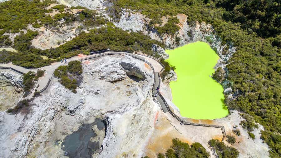 Auckland: Rotorua Highlights inc Wai-O-Tapu & Polynesian Spa - The Polynesian Spa and Deluxe Lake Spa entry