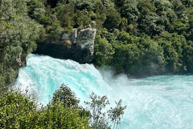 Auckland: Rotorua, Taupo, Waiotapu & Huka Falls Private Trip - What the private vehicle adds