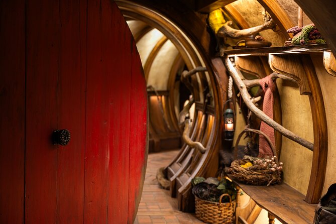 Auckland to Rotorua via Hobbiton Movie Set Tour - One Way - What the $307.18 price really covers