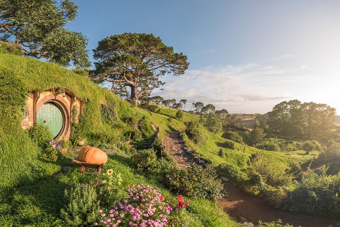 Auckland to Rotorua via Hobbiton Small Group Tour (One Way) - Tirau and the road to Rotorua
