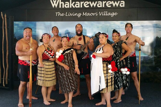 Auckland: Wai-O-Tapu, Polynesian Spa & Maori Haka Day Tour - A scenic hour through Rotorua