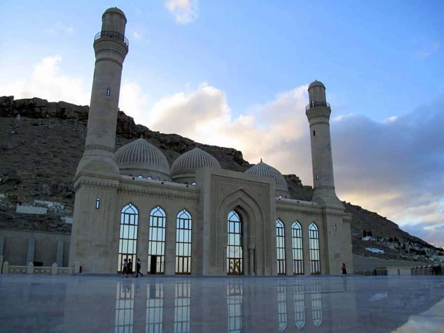 Baku: Gobustan/Absheron guided tour with lunch and tickets - Transport, group size, and the pace of the day