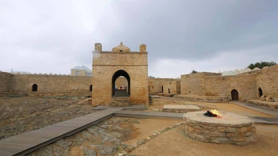 Baku:Gobustan Mud Volcanoes Temple & Entry tickets included - The price is excellent only if you compare the options