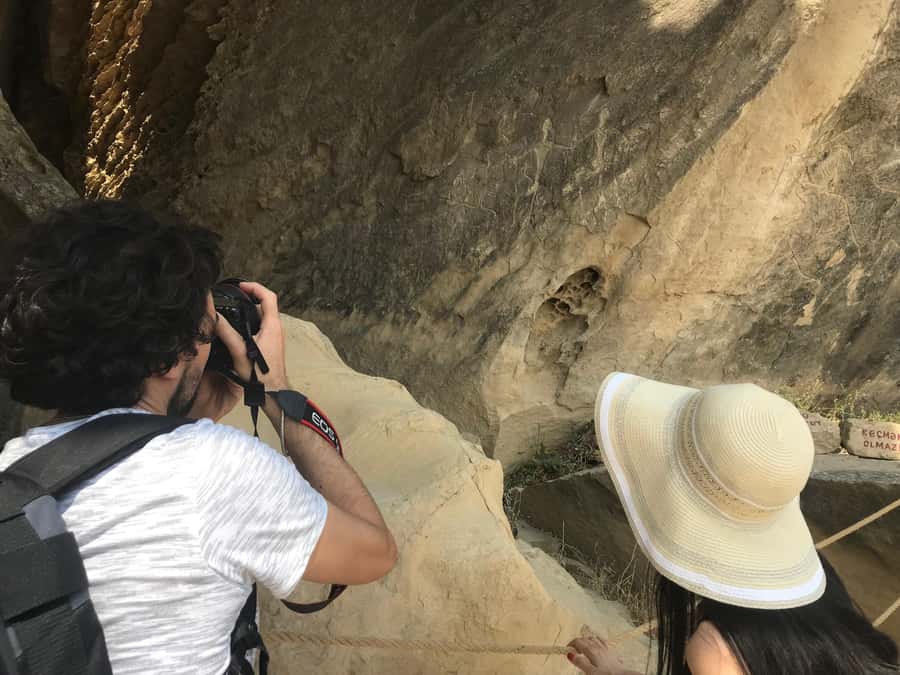 Baku: Gobustan, Volcanoes, Fire Temple and Yanardag Day Trip - Key points at a glance