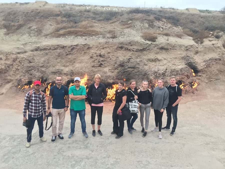 Baku: Gobustan, Volcanoes, Fire Temple and Yanardag Day Trip - Guides, groups, and transport