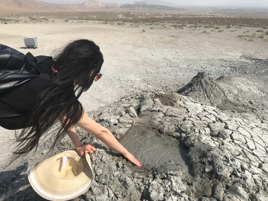 Baku: Gobustan, Volcanoes, Fire Temple and Yanardag Day Trip - Who should book this tour?