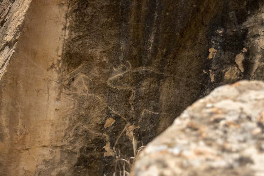 Baku: Half-Day Gobustan and Mud Volcanoes Tour with Entry - The first industrial oil well on the road