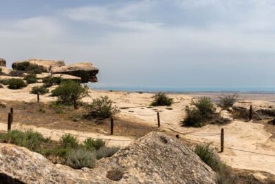 Baku: Half-Day Gobustan and Mud Volcanoes Tour with Entry