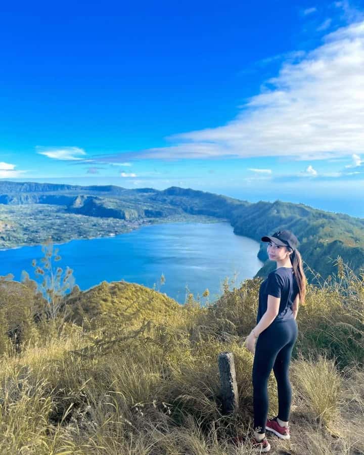 Bali: Caldera Sunrise Trek and Natural Hot Spring - Crossing Lake Batur before dawn