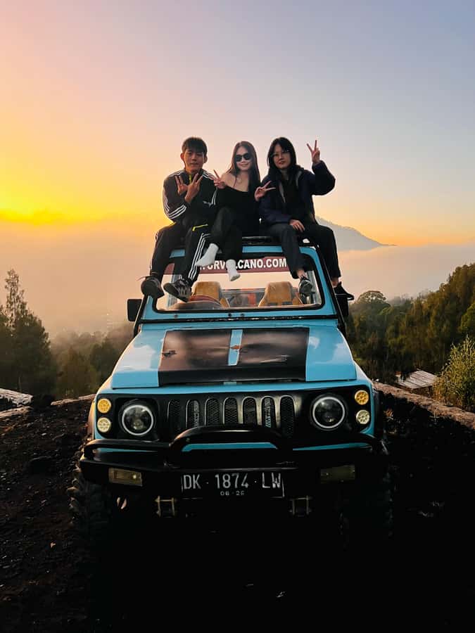 Bali: Mount batur jeep sunrise & natural hot springs - Breakfast, coffee, and the added plantation stop