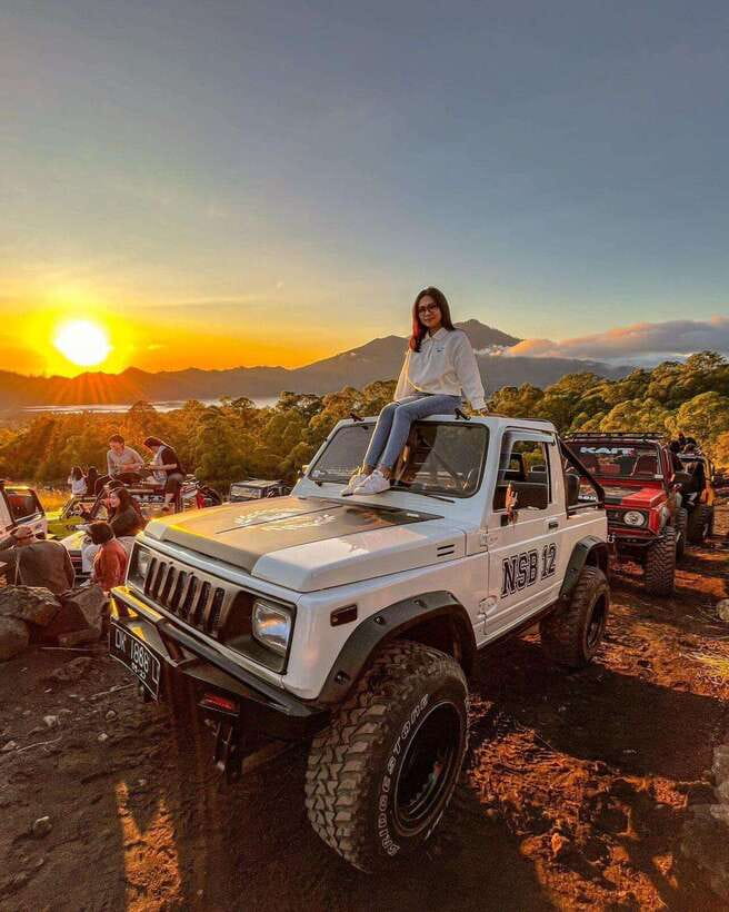 Bali: Mount Batur Jeep Sunrise With Hotspring Option - Sunrise above the volcano and lake