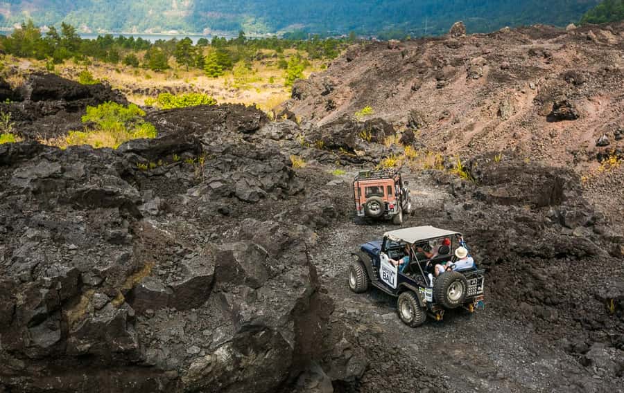 Bali/Mount Batur: Private Sunrise Jeep Tour & Hot Spring - What to wear and carry