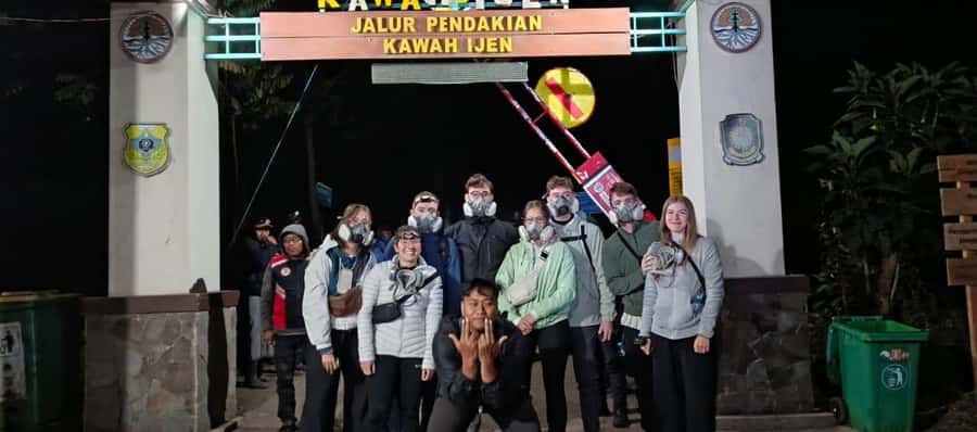 Bali or Banyuwangi: Mount Ijen Blue Fire Hiking - One hour back to the parking area