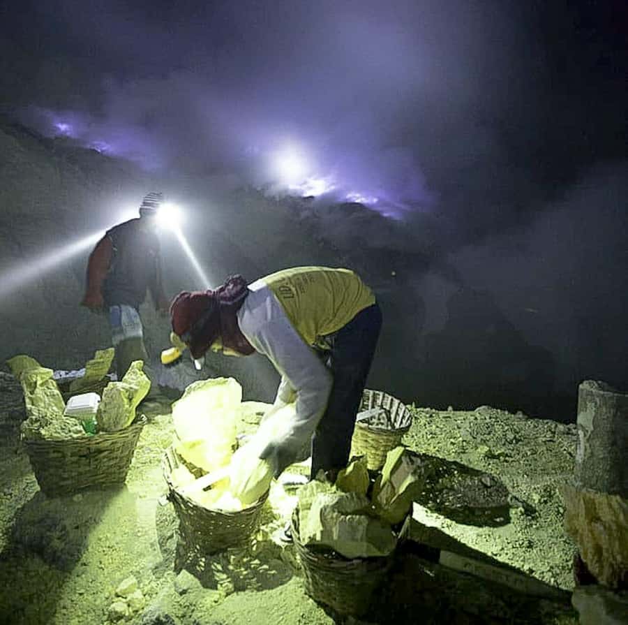 Bali or Banyuwangi: Mount Ijen Blue Fire Hiking - What the $35 price really covers