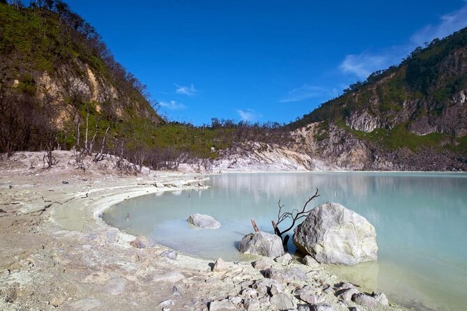 Bandung Tour Volcano, Hotsprings, Mud, Tea, Lunch all Included - Key points to know before booking