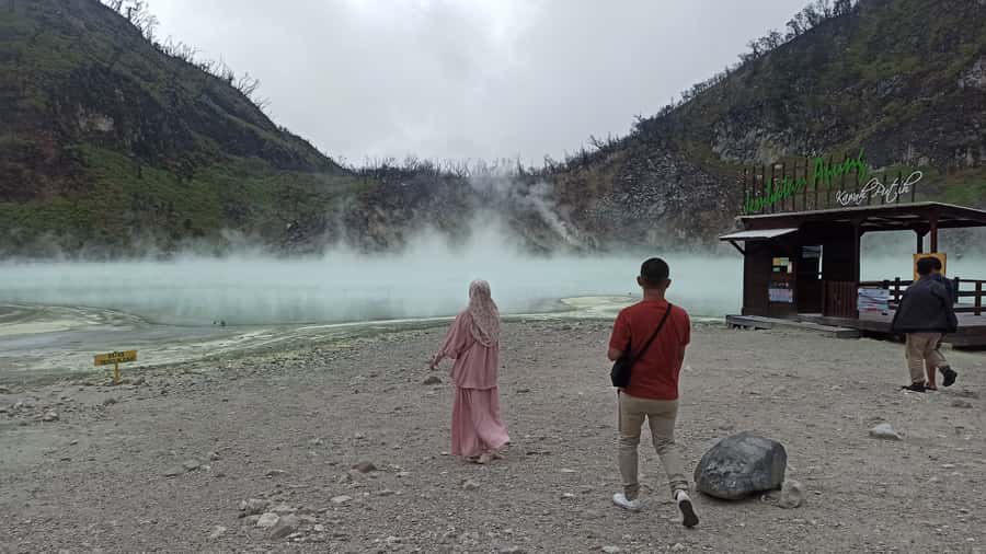 Bandung: White Crater Hotspring Tea Plans And Lunch Included - Weather, clothing, and physical effort