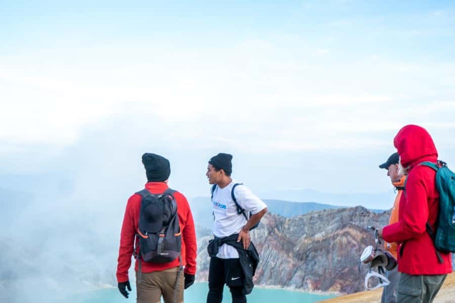 Banyuwangi/Bali: Ijen Crater Blue Fire & Sunrise Guided Tour - What is included for $27