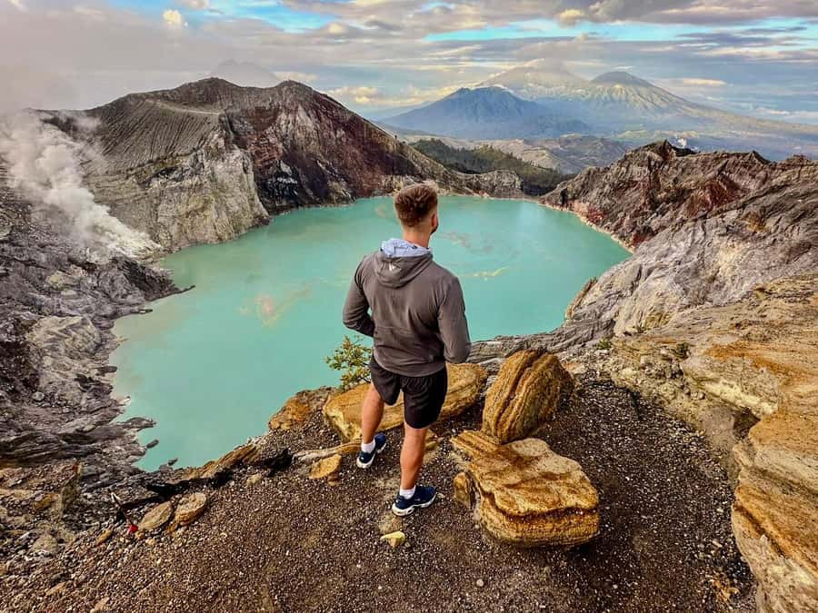 Banyuwangi/Bali: Ijen Volcano Midnight Blue Fire Guided Tour - Key points to know before you book