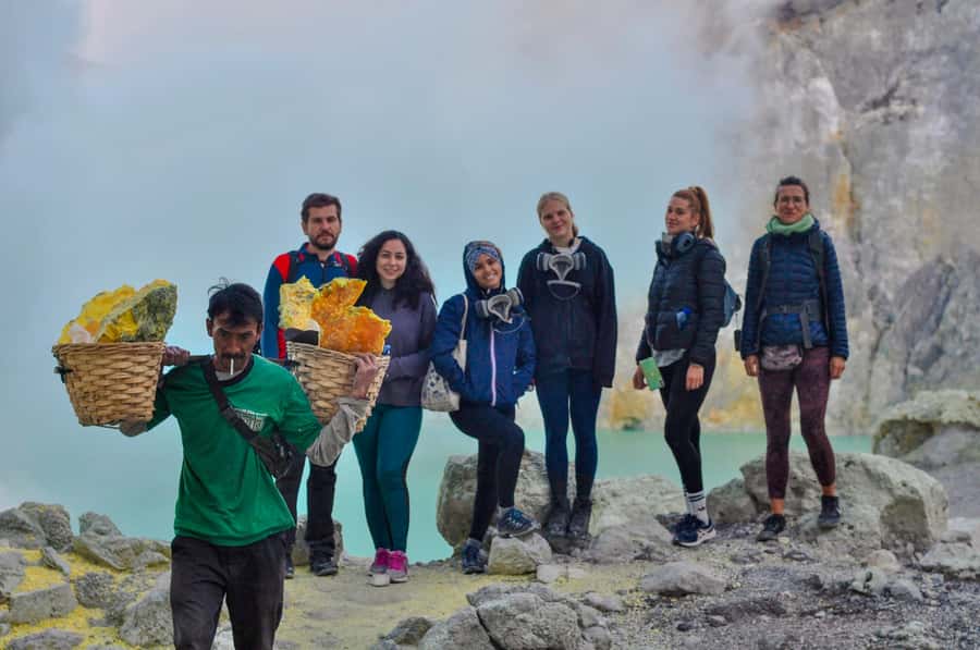 Banyuwangi/Bali: Ijen Volcano Midnight Blue Fire Guided Tour - The blue fire and the current safety limits