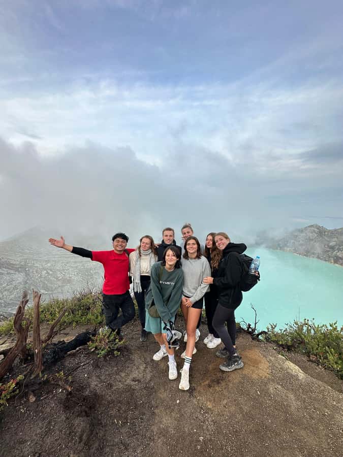 Banyuwangi/Bali: Ijen Volcano Midnight Blue Fire Guided Tour - The Bali departure is a much longer commitment