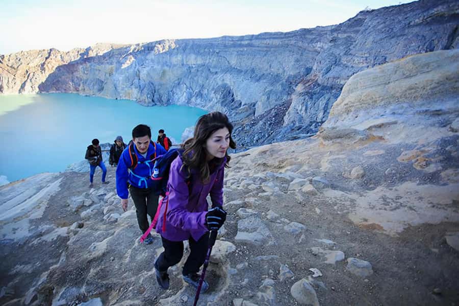 Banyuwangi: Ijen Blue Fire Tour with Transfer Services - Booking flexibility and practical details