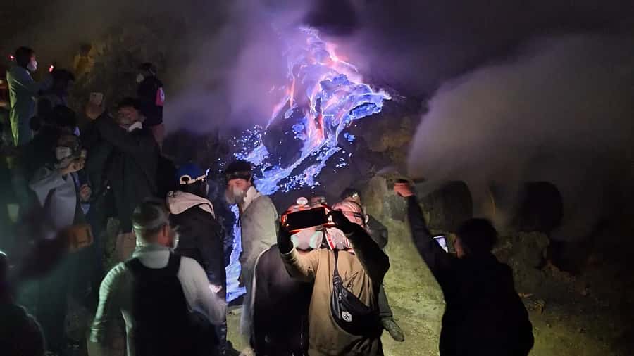 Banyuwangi: Ijen Blue Fire Tour with Transfer Services - Who should book this Ijen tour