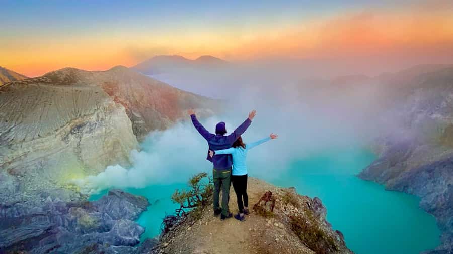 Banyuwangi: Ijen Crater Bluefire and Sunrise Guided Trek - From Banyuwangi to the Ijen trailhead