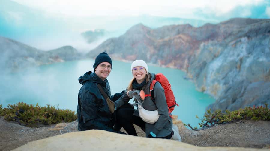Banyuwangi: Ijen Crater Bluefire and Sunrise Guided Trek - Sunrise above Kawah Ijen
