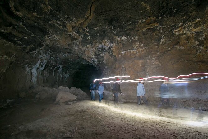 Bend Oregon Guided Lava Tube Cave Tour - What kind of cave experience is this?