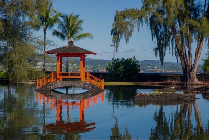 Best of Big Island: Volcanoes, Waterfall, Blacksand Beach & Lunch - What the guides add between the stops