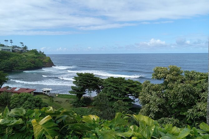 Big Island in a Day-Explore Volcanoes, Waterfalls, Beaches & more - One day, four sides of Hawaiʻi Island