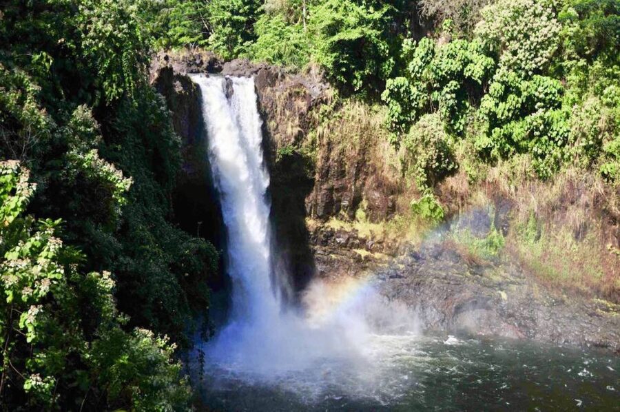 Big Island: Volcanoes, Waterfalls, & Coffee Farm Day-Trip - Akaka Falls and Rainbow Falls Bring the Rainforest Close