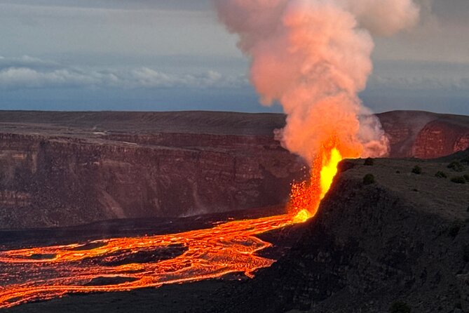 Big Island Waterfalls, Blacksand Beaches, Lava Tubes & Volcanoes - Key reasons this tour works