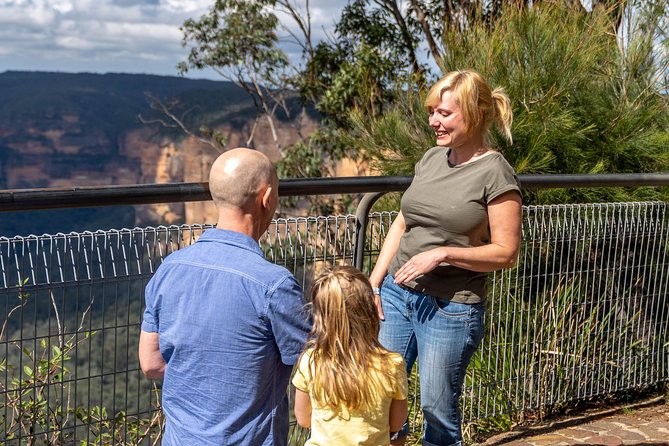 Blue Mountains: Three Sisters, Scenic World and Wildlife park - The bus, group size, and guide quality