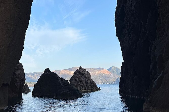 Boat Tour from Lipari between Volcanoes and Uncontaminated Landscapes 4/6 pax - Booking from Lipari, Vulcano, or the wrong port