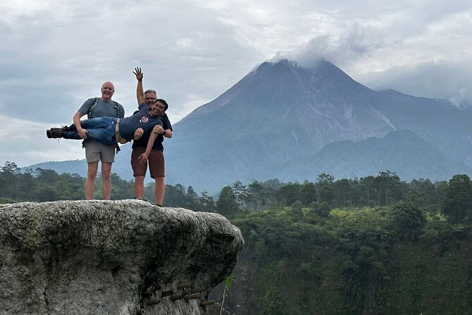 Borobudur Sunrise from setumbu Hill , Merapi Volcano & Prambanan Full Day Tour - What the private format changes