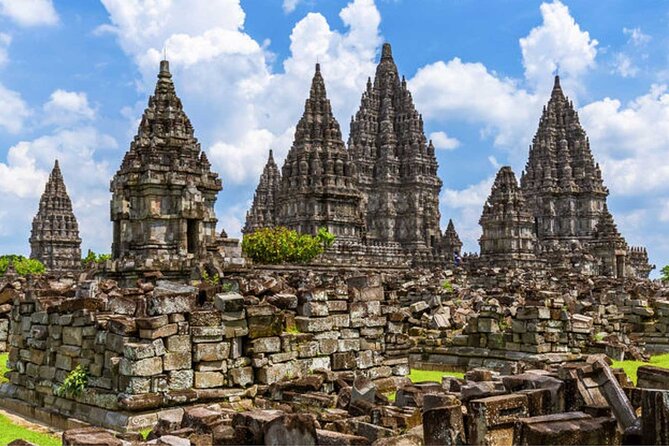 Borobudur Sunrise, Mt. Merapi & Prambanan Day Tour with Entry Fee - Guides make the difference