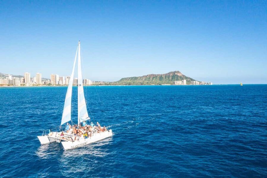 BYOB Weekend Sightseeing Sail towards Diamond Head - Finding Island Magic at Prince Waikiki