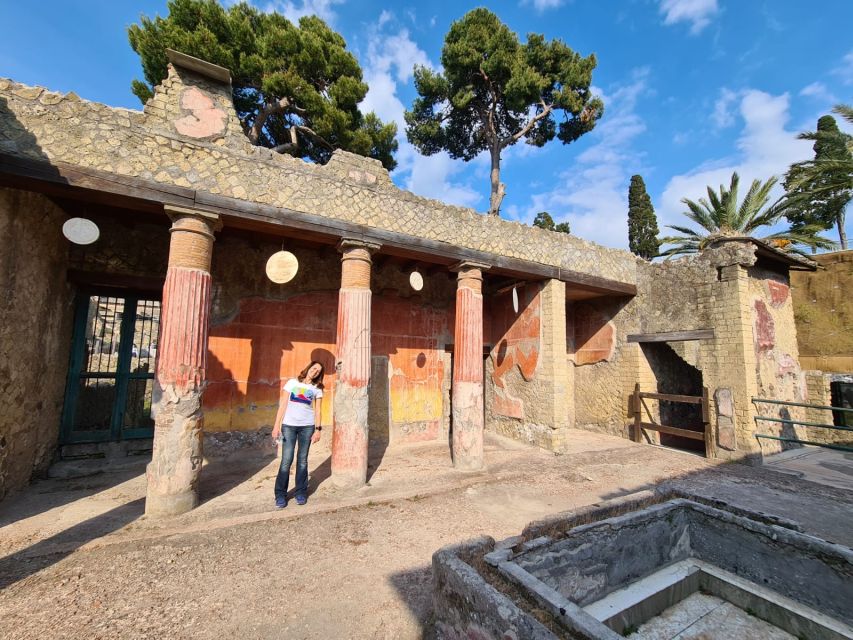 Campania: Pompei+Herculaneum+Vesuvius audio guide - Naples city center adds variety to the ruins